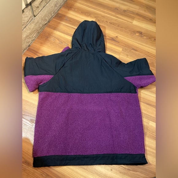NWT Under Armour Men's Mission Boucle Anorak 1/4 Zip Jacket Black/Purple Size L - Picture 3 of 4